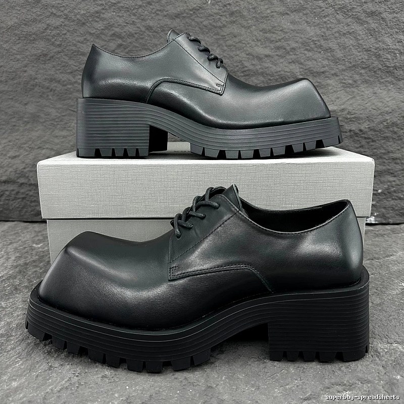 Black Platform Loafer with Smooth Black Loafer for Streetwear Looks
