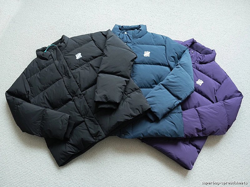 Cold Weather Black Short Puffer Jacket with Seasonal Detail
