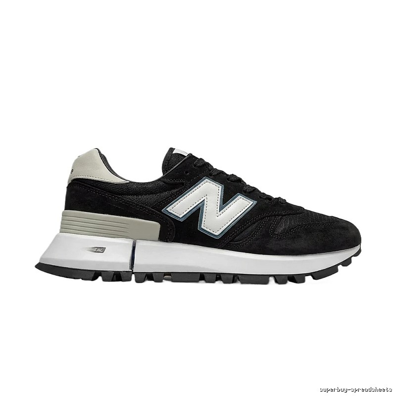 New Balance retro - style black shoes